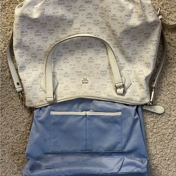 EUC MCM white leather shoulder bag crossbody purse - Picture 11 of 14